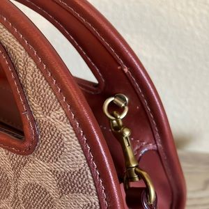 Coach Dome Crossbody small signature/ used once